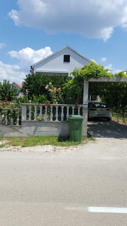 Kuca Za Odmor Luca Apartman Posedarje Kültér fotó